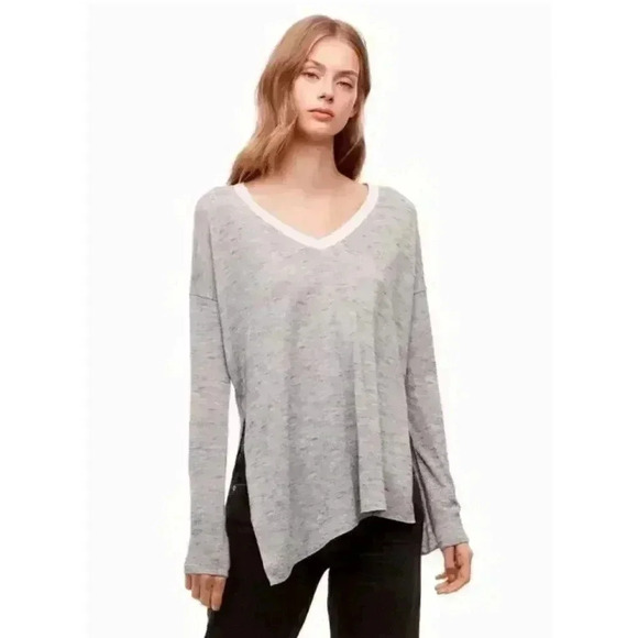 Aritzia Wilfred Sherbrooke V Neck Tee Tan Sweater - Picture 3 of 5